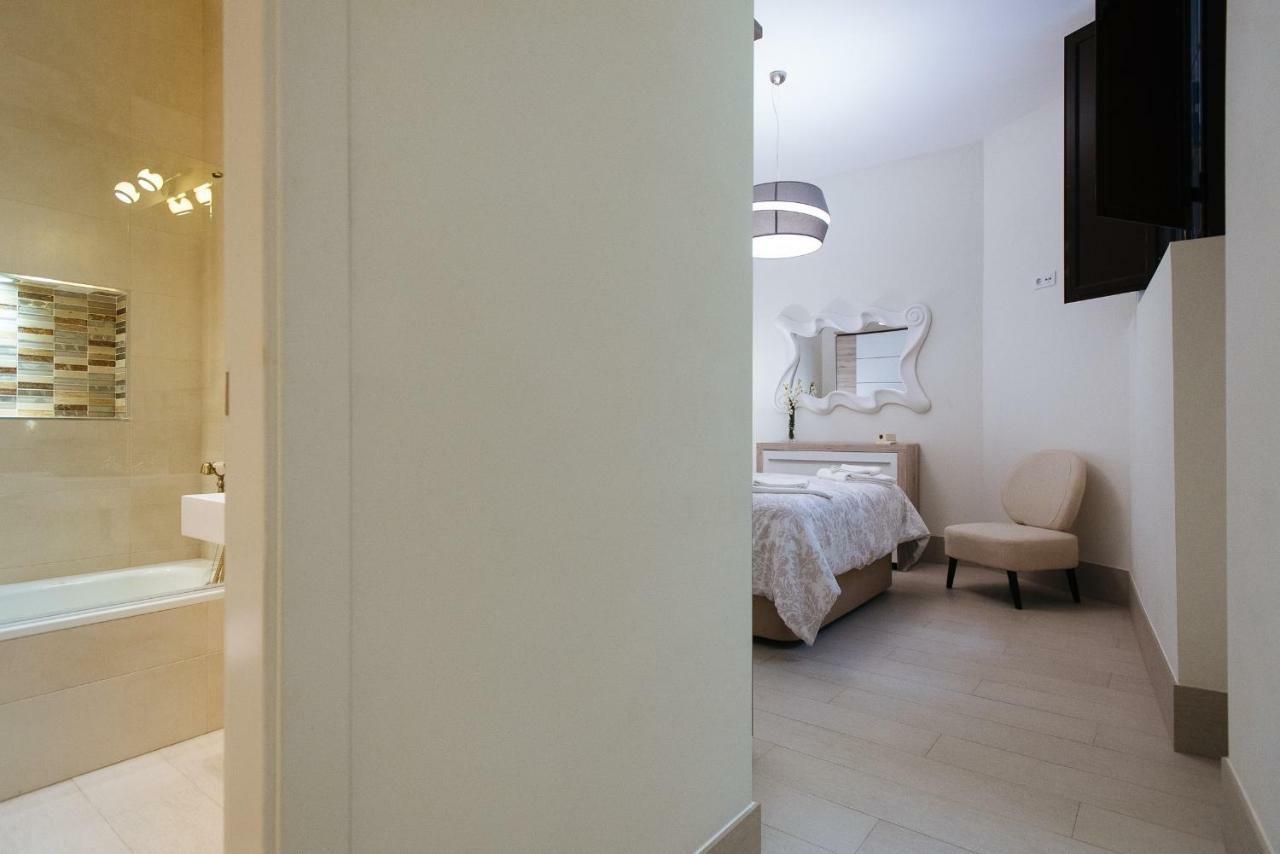 Luxury Apartment Penuelas Free Parking Sevilla Kültér fotó